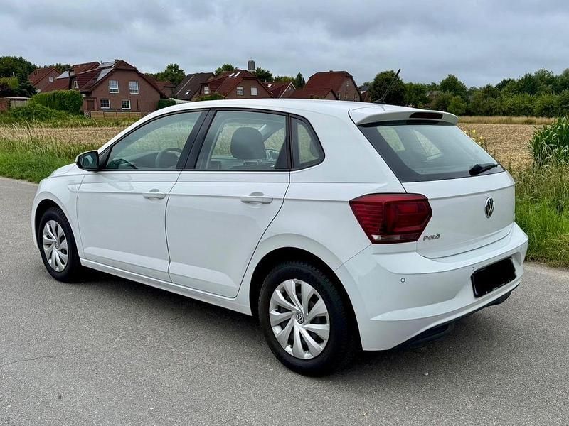 Gebraucht VW Polo 65 PS (47 kW) 2018 Weiß Kleinwagen