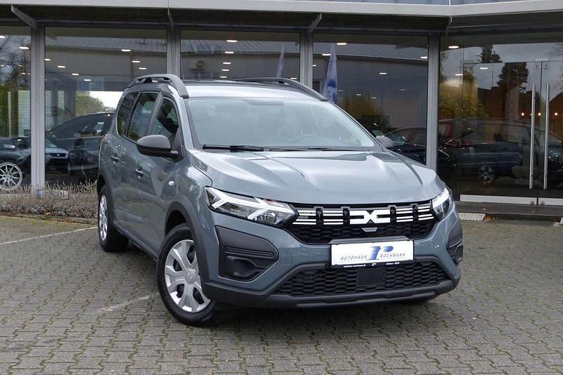 Städtisches grau Gebraucht 2024 Dacia Jogger Van / Kleinbus | 19.790 € (Guter Preis) - Bild 1/4