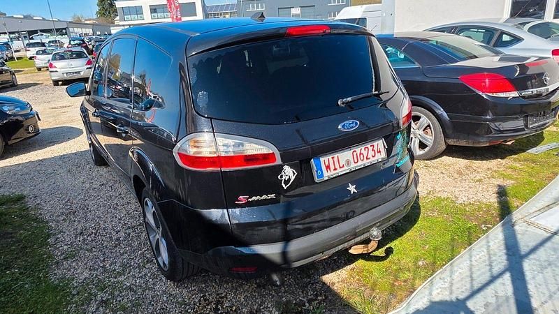 Gebraucht Ford S-MAX Titanium 140 PS (102 kW) 2009 Schwarz Van / Kleinbus