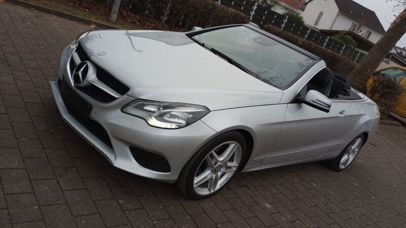 Iridiumsilber metalliclack Gebraucht 2014 Mercedes E250 Cabrio | 23.900 € (Fairer Preis) - Bild 1/4