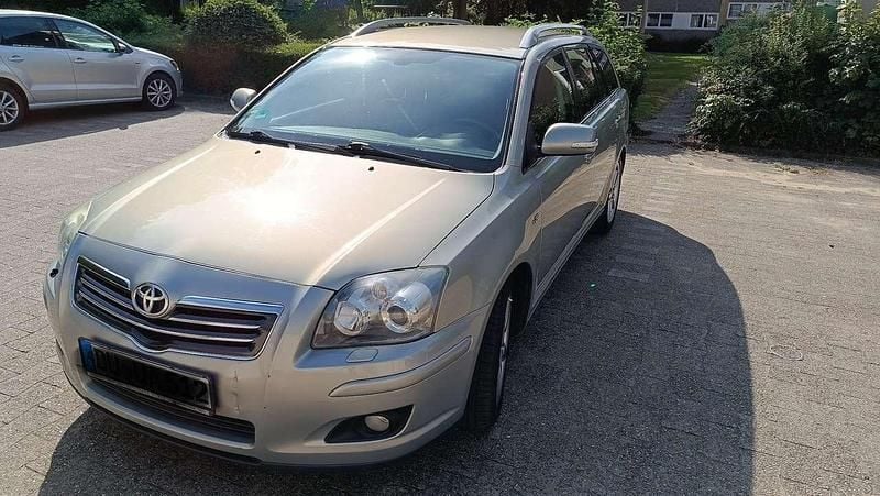 Beige Gebraucht 2007 Toyota Avensis Sol Kombi | 1.200 € (Guter Preis) - Bild 1/4