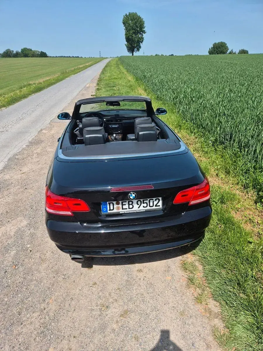 Gebraucht BMW 320 Cabriolet 170 PS (125 kW) 2007 Schwarz Cabrio