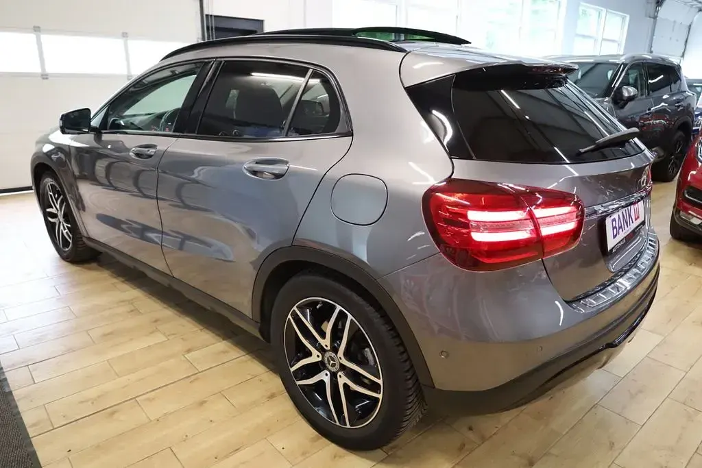 Gebraucht Mercedes GLA180 Night 122 PS (89 kW) 2019 Mountaingrau SUV