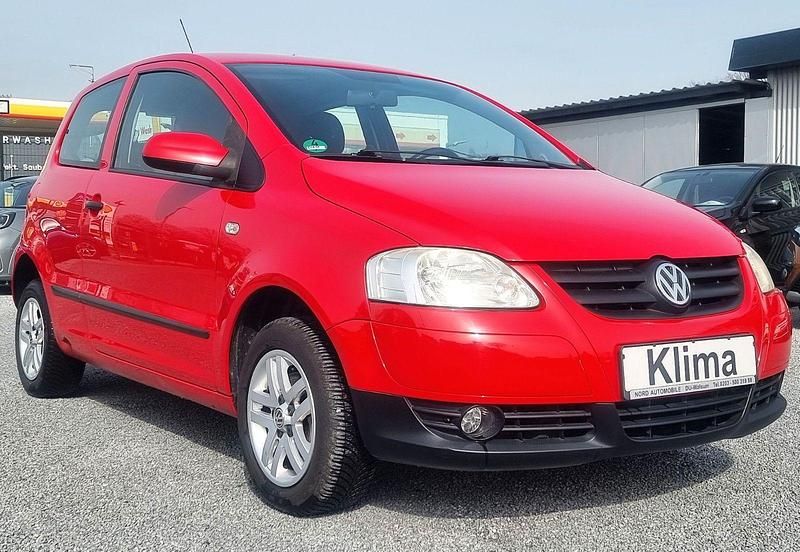 Gebraucht VW Fox Basis 75 PS (55 kW) 2007 Rot Kleinwagen