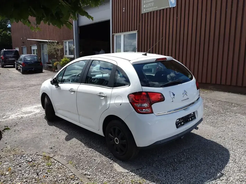 Gebraucht Citroën C3 SELECTION 82 PS (60 kW) 2013 Weiß Limousine