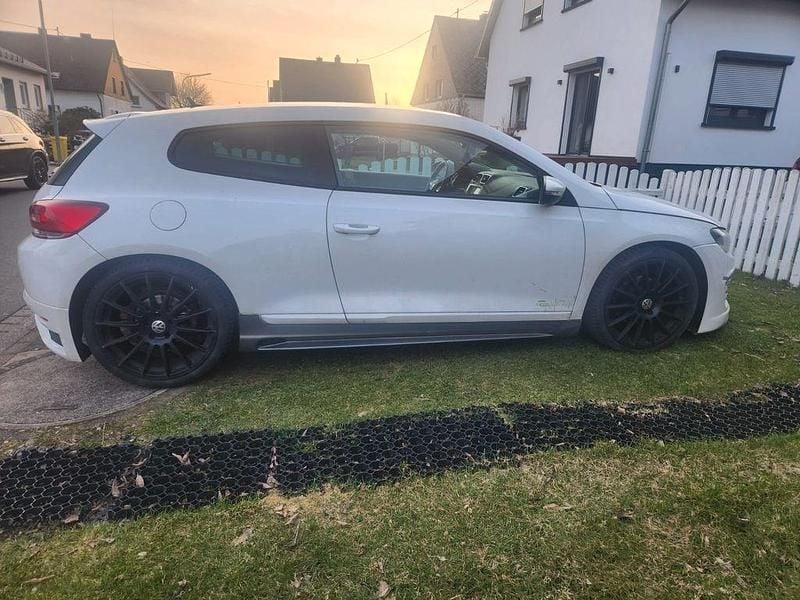 Gebraucht VW Scirocco 122 PS (89 kW) 2013 Weiß Coupé
