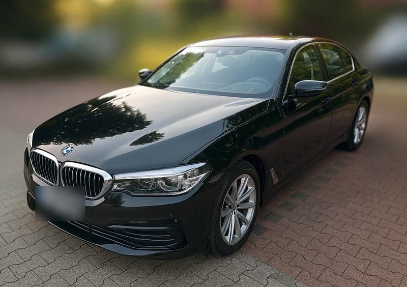 Schwarz Gebraucht 2018 BMW 520 Limousine | 26.500 € (Guter Preis) - Bild 1/4