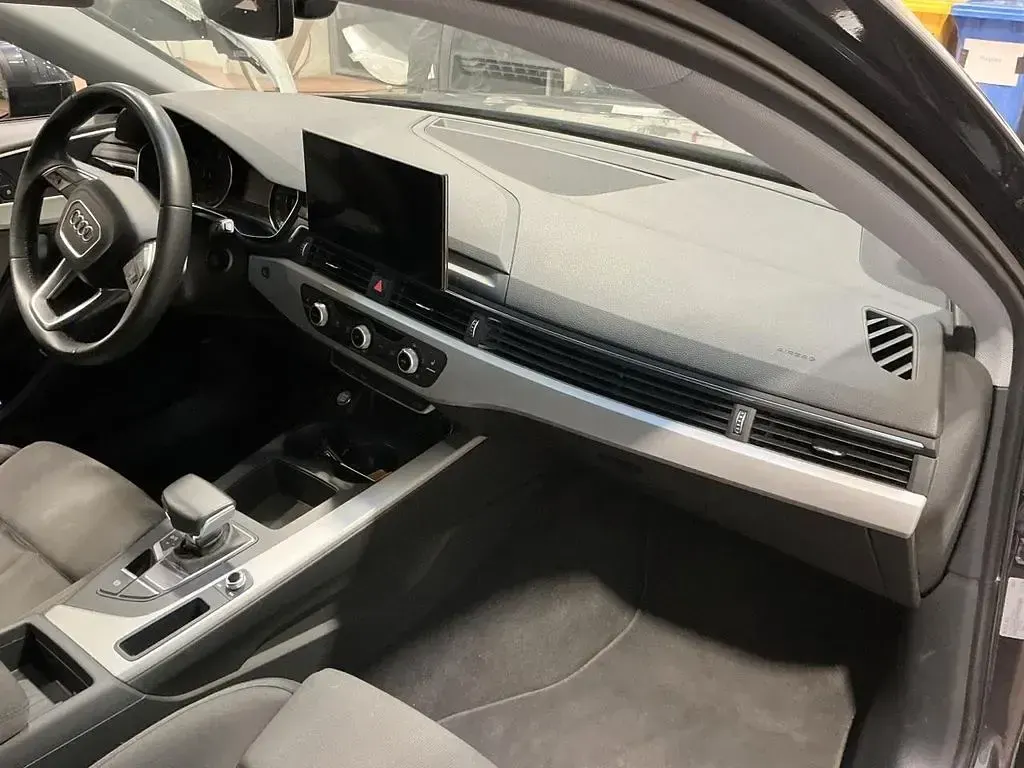 Gebraucht Audi A4 Basis 163 PS (119 kW) 2023 Manhattangrau Kombi
