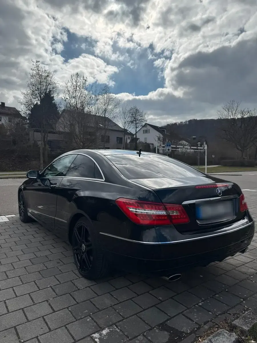 Gebraucht Mercedes E350 231 PS (169 kW) 2010 Schwarz Coupé