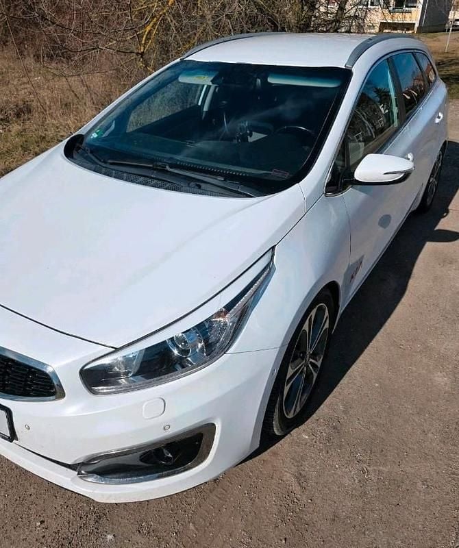 Gebraucht Kia Ceed 136 PS (100 kW) 2016 Weiß Kleinwagen