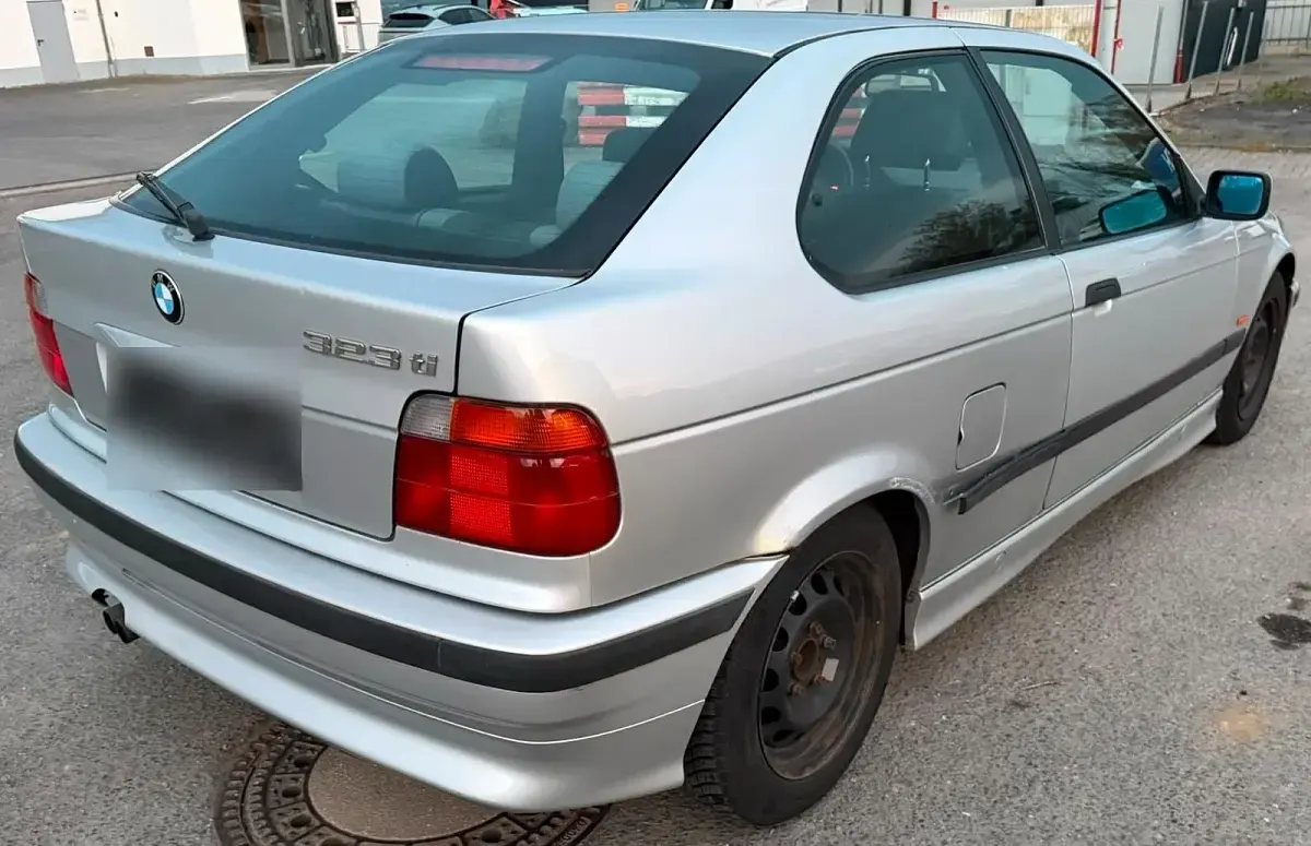 Gebraucht BMW 323 Compact 170 PS (125 kW) 1998 Silber Kleinwagen