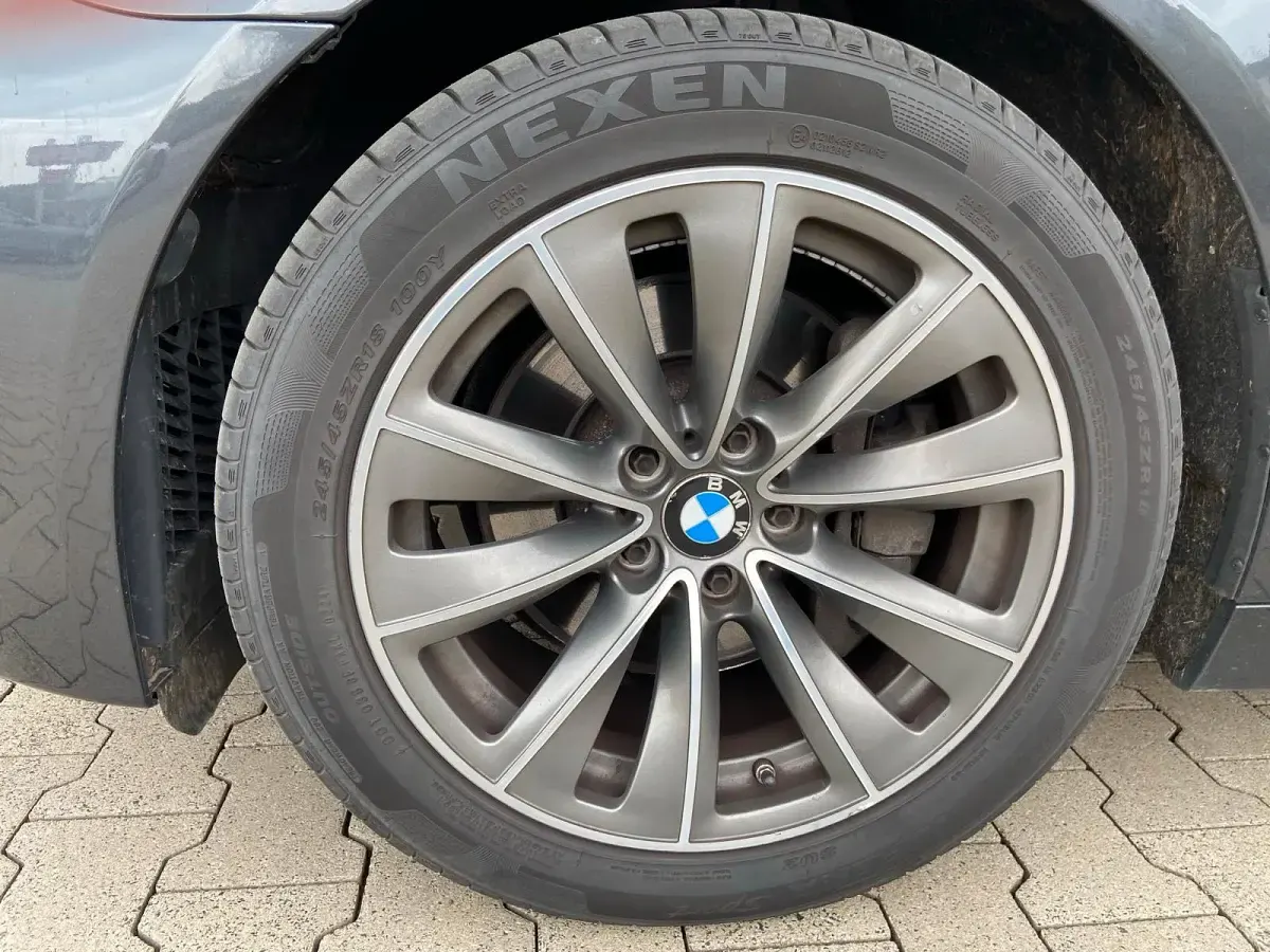 Gebraucht BMW 525 218 PS (160 kW) 2012 Grau Kombi