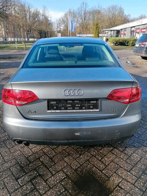 Gebraucht Audi A4 160 PS (117 kW) 2011 Grau Limousine