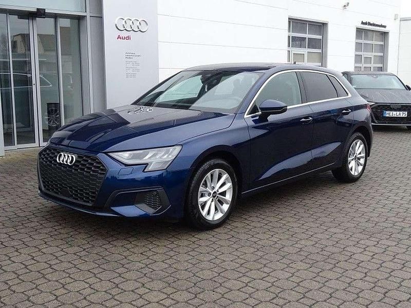Gebraucht Audi A3 Basis 150 PS (110 kW) 2024 Blau Limousine