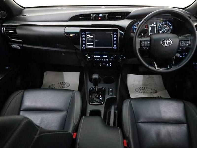 Gebraucht Toyota HiLux 204 PS (150 kW) 2022 Schwarz Abholung