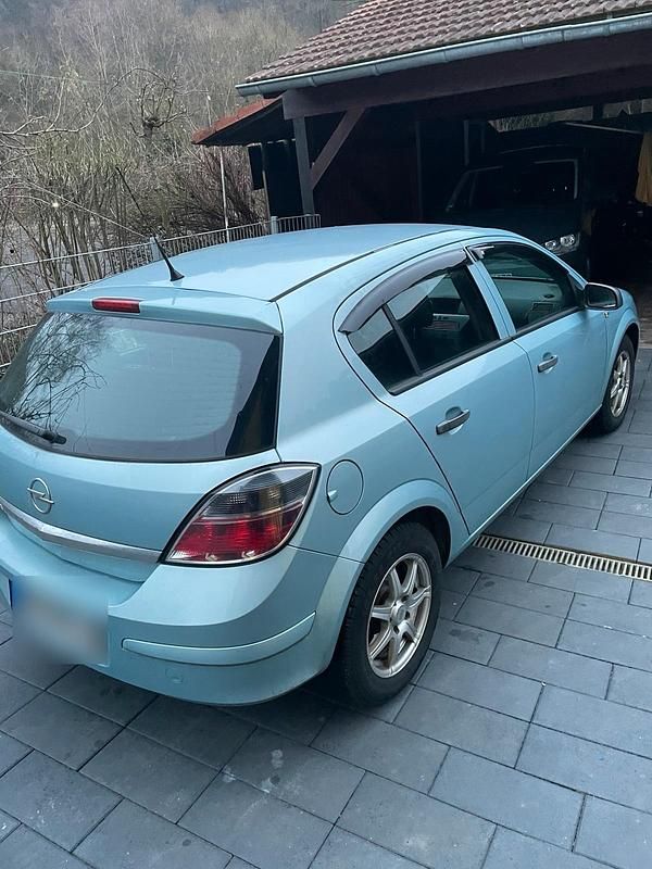 Gebraucht Opel Astra 105 PS (77 kW) 2009 Blau Kleinwagen