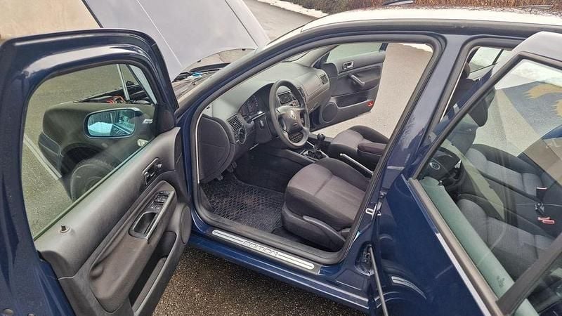 Gebraucht VW Golf IV Edition 105 PS (77 kW) 2001 Blau Limousine