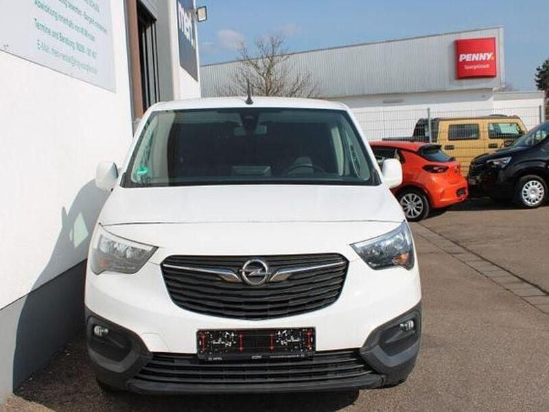 Używany Opel Combo Edition 102 KM (75 kW) 2019 Biały Minivan