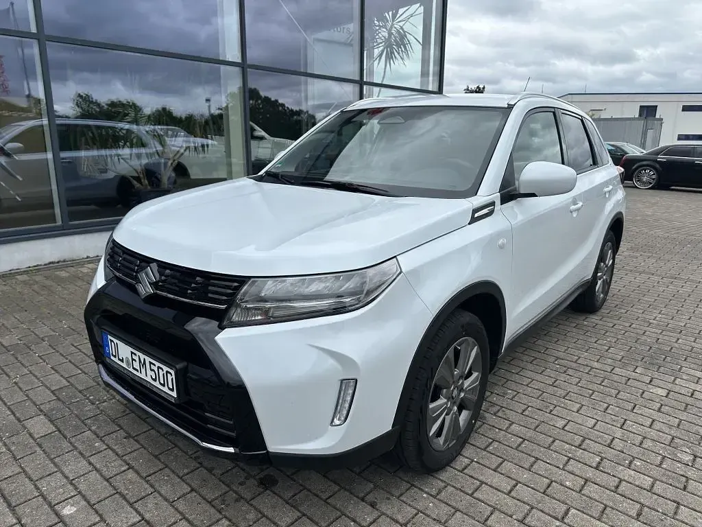Gebraucht Suzuki Vitara Comfort 129 PS (94 kW) 2025 Cool white pearl metallic SUV
