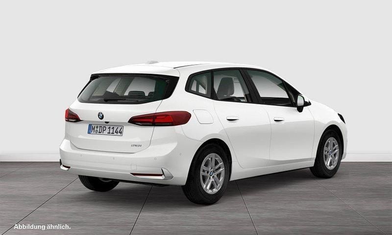 Gebraucht BMW 218 Active Tourer Performance 136 PS (100 kW) 2022 Weiß Van / Kleinbus