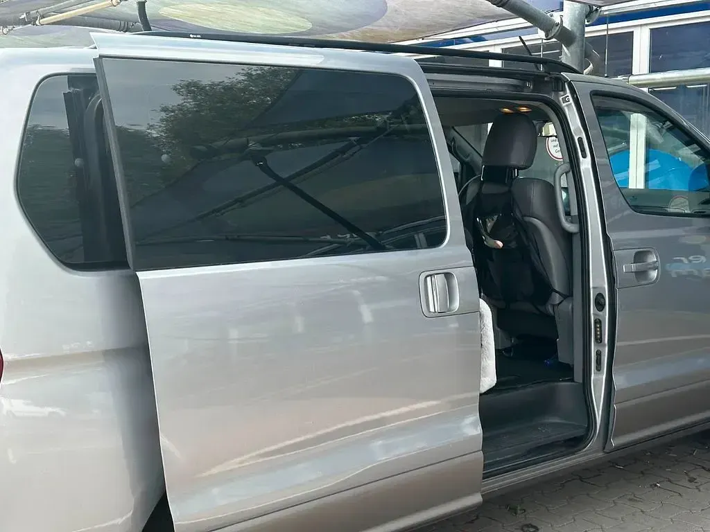 Gebraucht Hyundai H-1 170 PS (125 kW) 2012 Grau Van / Kleinbus