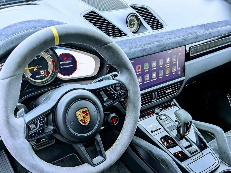 Gebraucht Porsche Cayenne Turbo GT 640 PS (470 kW) 2022 Schwarz SUV