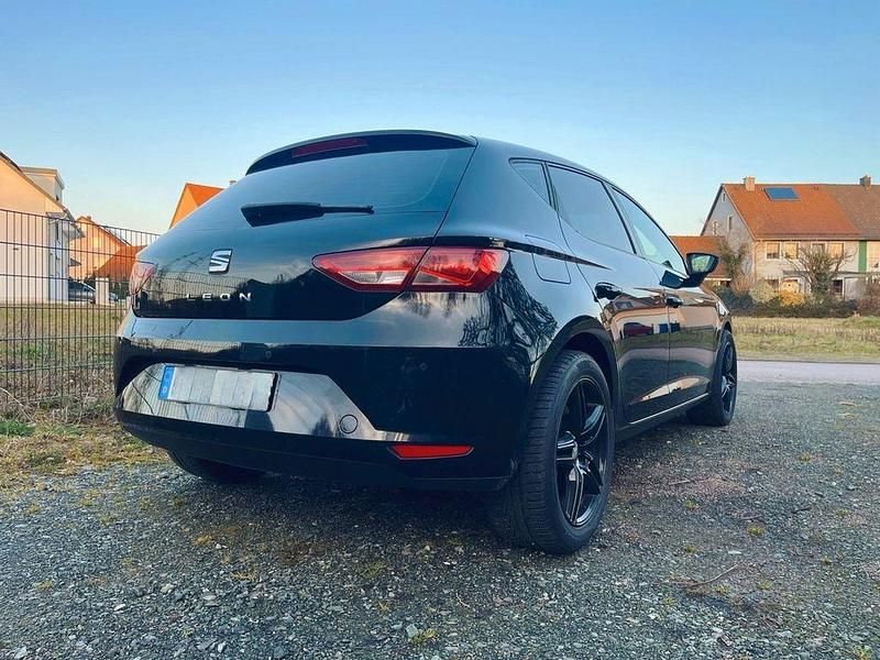 Gebraucht Seat Leon Style 105 PS (77 kW) 2015 Schwarz Limousine