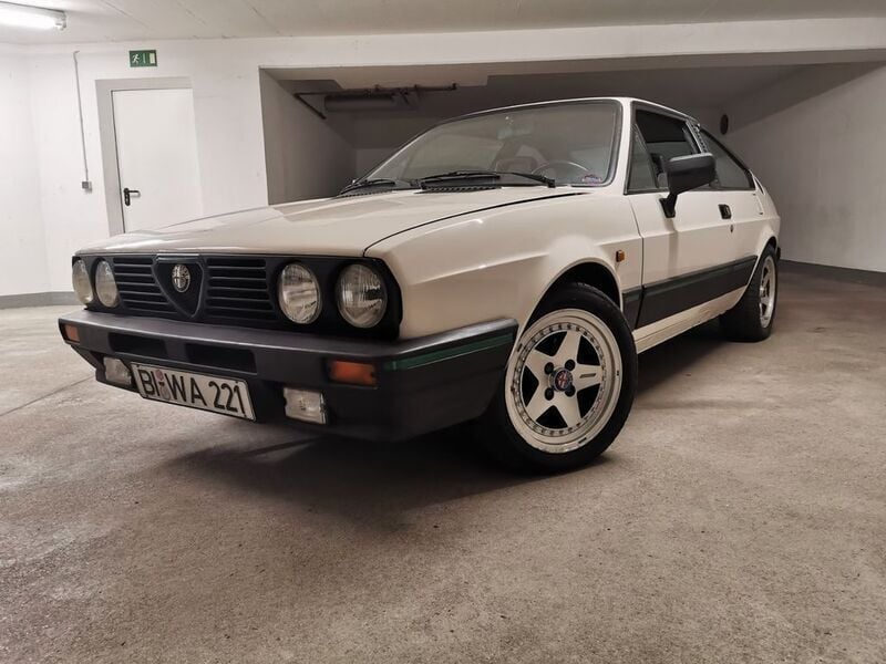 Weiß Gebraucht 1987 Alfa Romeo Alfasud Quadrifoglio | 17.999 € - Bild 1/4