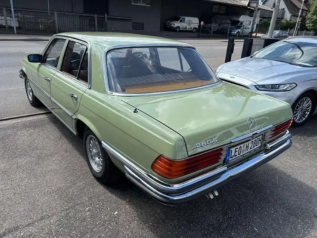 Gebraucht Mercedes S280 156 PS (114 kW) 1976 Grün Limousine