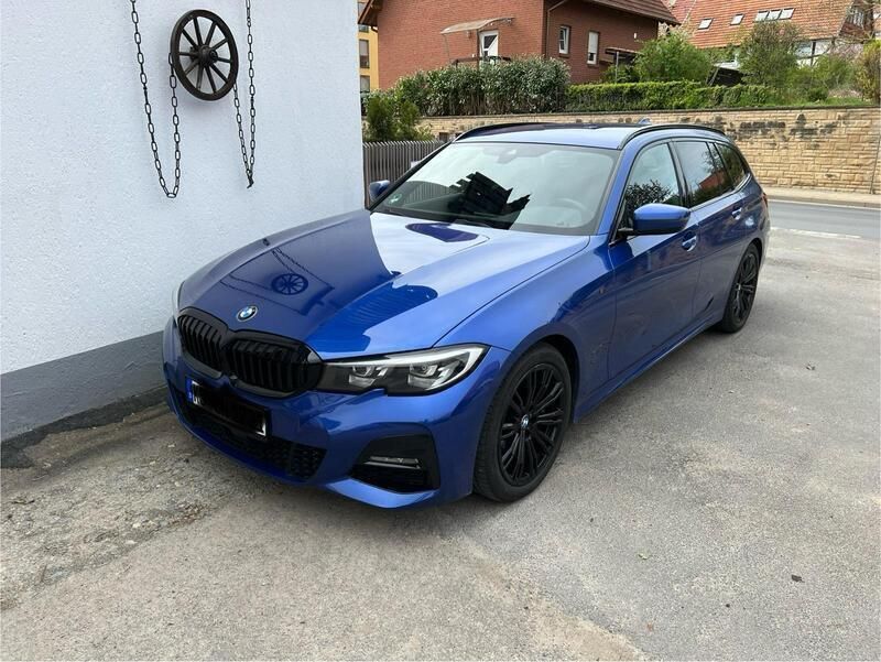 Blau Gebraucht 2020 BMW 330 M Sport Kombi | 28.799 € (Superpreis) - Bild 1/4