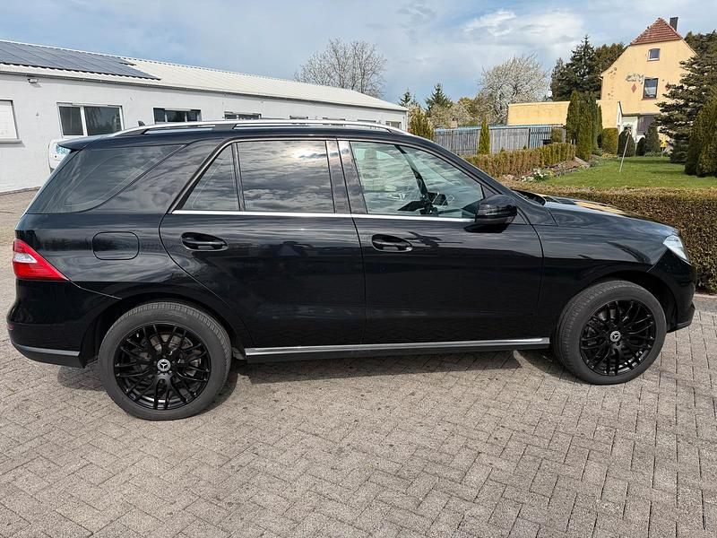 Gebraucht Mercedes 350 265 PS (194 kW) 2012 Schwarz SUV