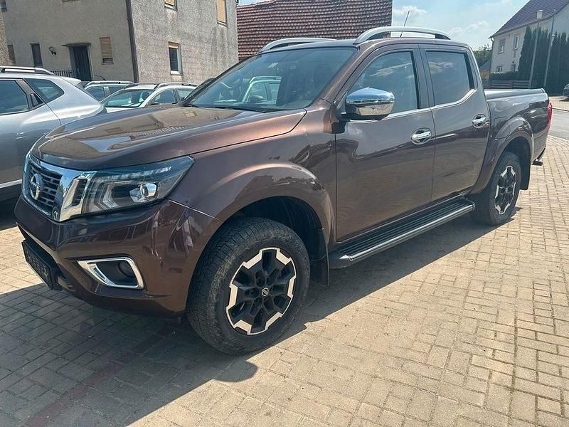 Braun Gebraucht 2021 Nissan Navara Abholung | 27.490 € (Guter Preis) - Bild 1/4