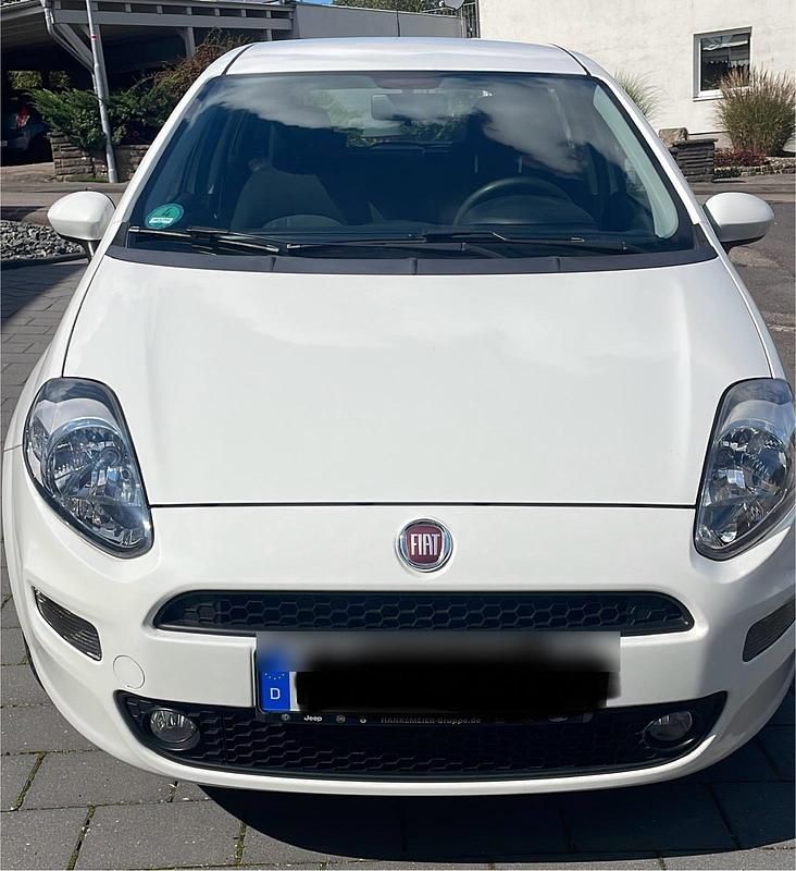 Gebraucht Fiat Punto 69 PS (50 kW) 2016 Weiß Kleinwagen