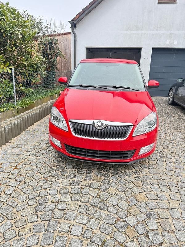 Gebraucht Skoda Fabia 105 PS (77 kW) 2014 Rot Kleinwagen