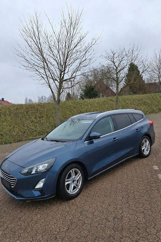 Gebraucht Ford Focus Cool & Connect 125 PS (91 kW) 2020 Blau Kombi
