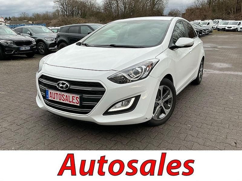 Gebraucht Hyundai i30 Edition 110 PS (80 kW) 2016 Weiß Limousine