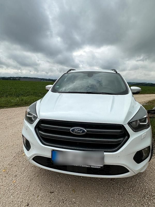 Weiß Gebraucht 2017 Ford Kuga ST SUV | 15.000 € (Fairer Preis) - Bild 1/4