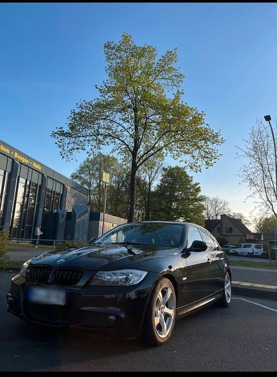 Schwarz Gebraucht 2010 BMW 320 M Sport Limousine | 6.700 € (Guter Preis) - Bild 1/4