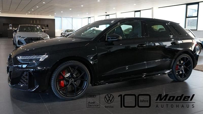 Schwarz Gebraucht 2025 Audi RS3 Sportback Sport Kleinwagen | 68.900 € (Fairer Preis) - Bild 1/4