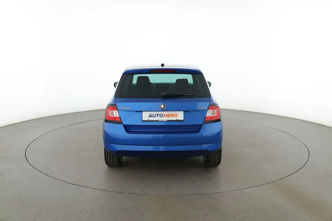 Gebraucht Skoda Fabia Joy 90 PS (66 kW) 2016 Blau Limousine
