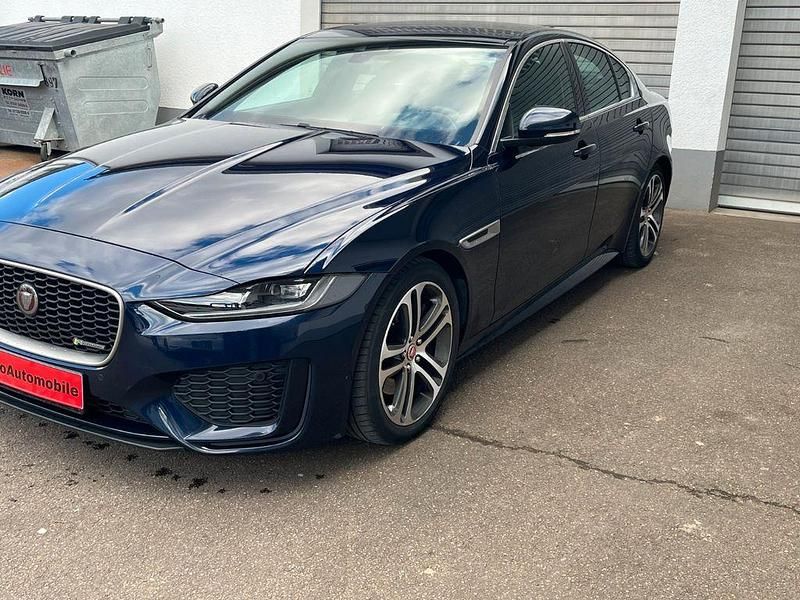 Gebraucht Jaguar XE R-Dynamic 179 PS (131 kW) 2020 Blau Limousine