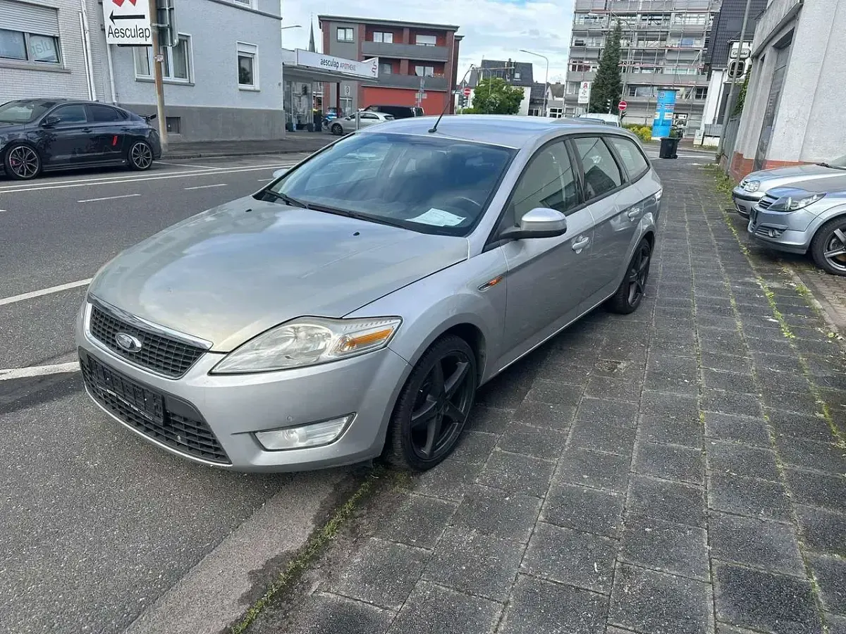 Gebraucht Ford Mondeo Ambiente 140 PS (102 kW) 2008 Silber Kombi