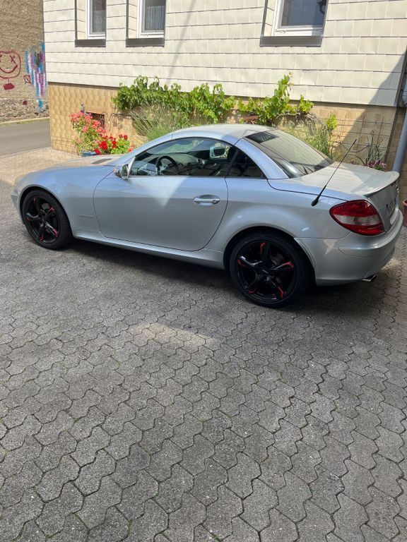 Silber Gebraucht 2008 Mercedes SLK200 Cabrio | 9.900 € (Superpreis) - Bild 1/4