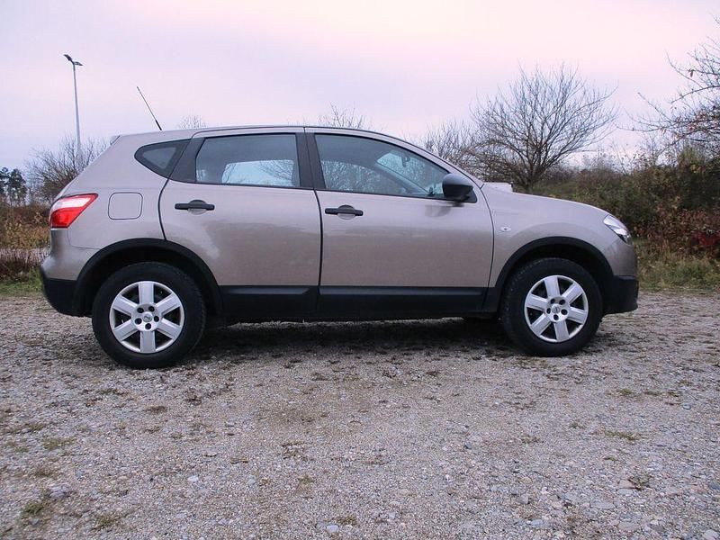 Beige Gebraucht 2011 Nissan Qashqai Visia SUV | 6.200 € (Fairer Preis) - Bild 1/4