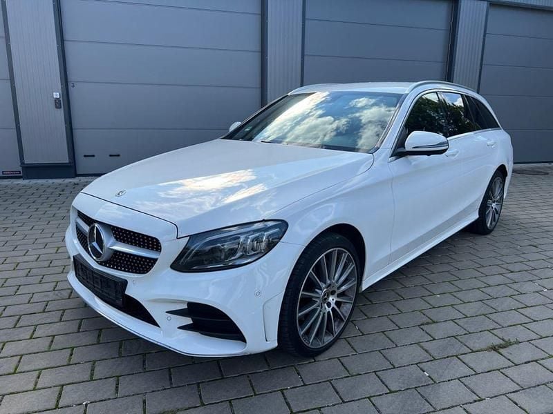 Gebraucht Mercedes C200 AMG line 184 PS (135 kW) 2020 Weiß Limousine