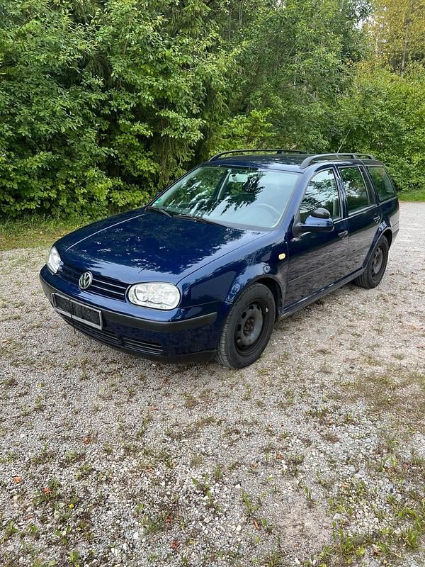 Blau Gebraucht 2000 VW Golf IV Kombi | 450 € (Superpreis) - Bild 1/4