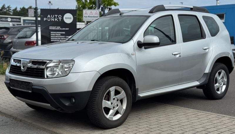Grau Gebraucht 2011 Dacia Duster Prestige SUV | 6.999 € (Fairer Preis) - Bild 1/4