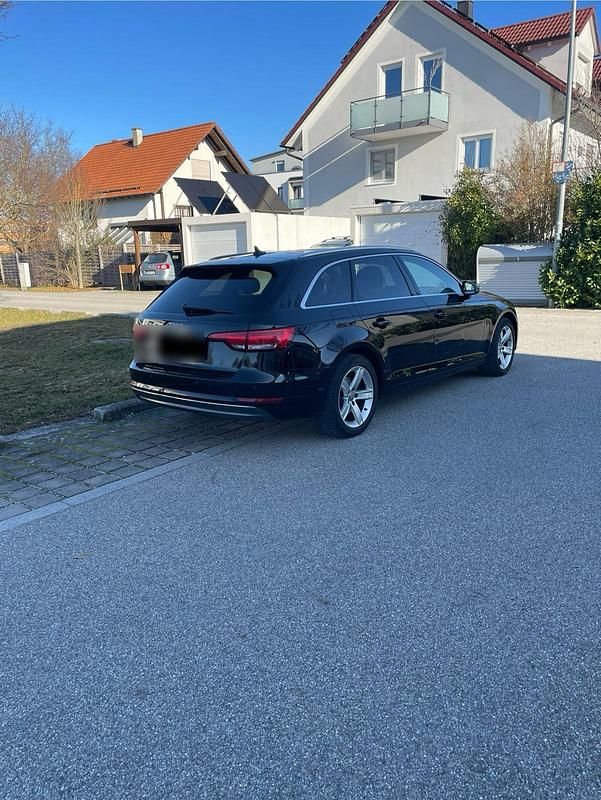 Gebraucht Audi A4 Comfort 150 PS (110 kW) 2016 Schwarz Kombi