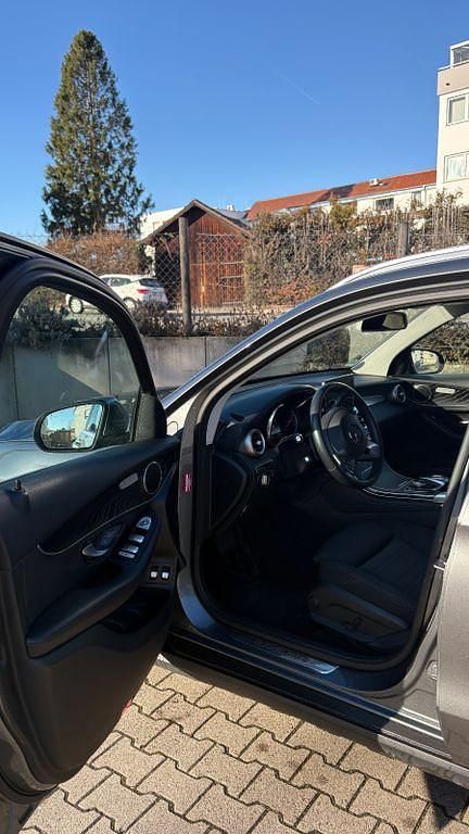 Gebraucht Mercedes GLC250 211 PS (155 kW) 2017 Grau SUV
