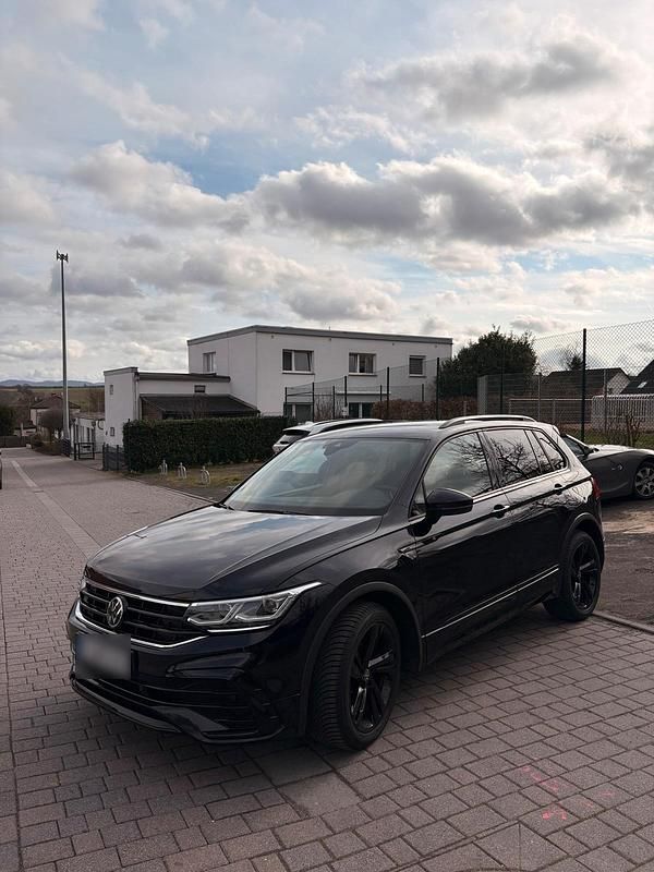 Gebraucht VW Tiguan Style 150 PS (110 kW) 2021 Schwarz SUV